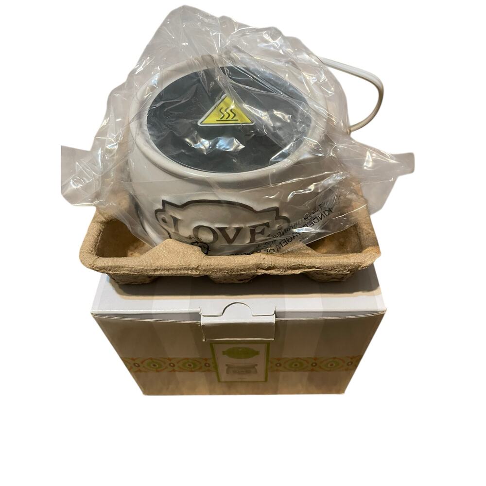 Scentsy LOVE Wax Warmer New in Box Retired No Longer Sold by Scentsy Authentic - Picture 7 of 14